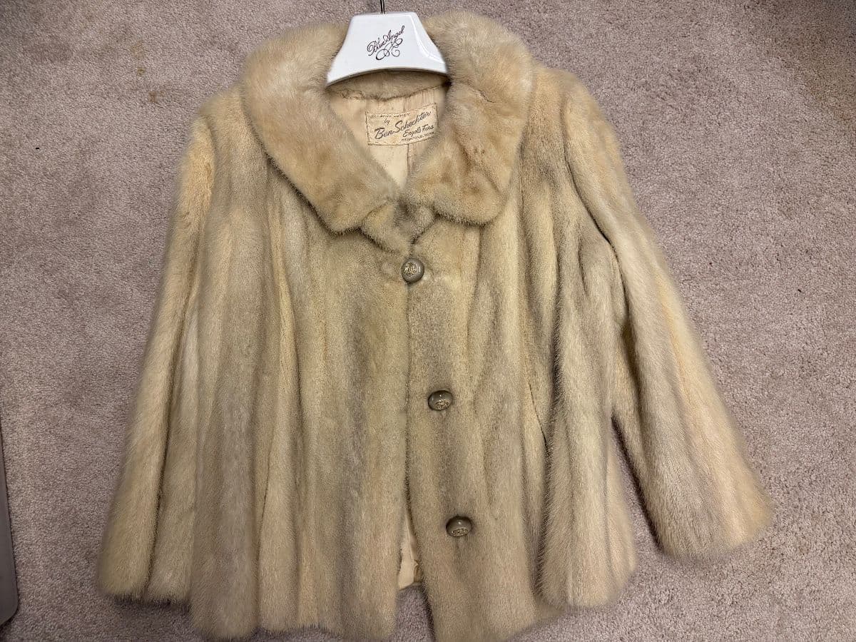 Hicksville Online Auction photo 1