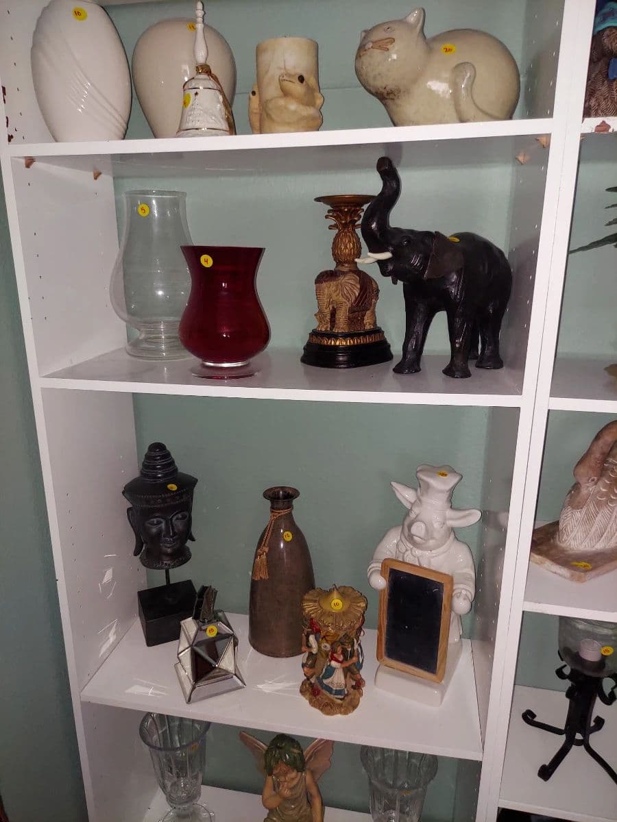 FANTASTICAL HOME FULL OF COLLECTABLES, TRINKETS AND VINTAGE CLOTHING IN GILBERT THIS WEEKEND! photo 10