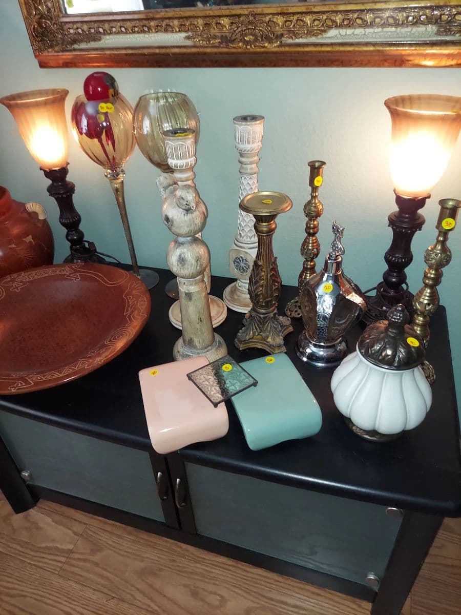 FANTASTICAL HOME FULL OF COLLECTABLES, TRINKETS AND VINTAGE CLOTHING IN GILBERT THIS WEEKEND! photo 7