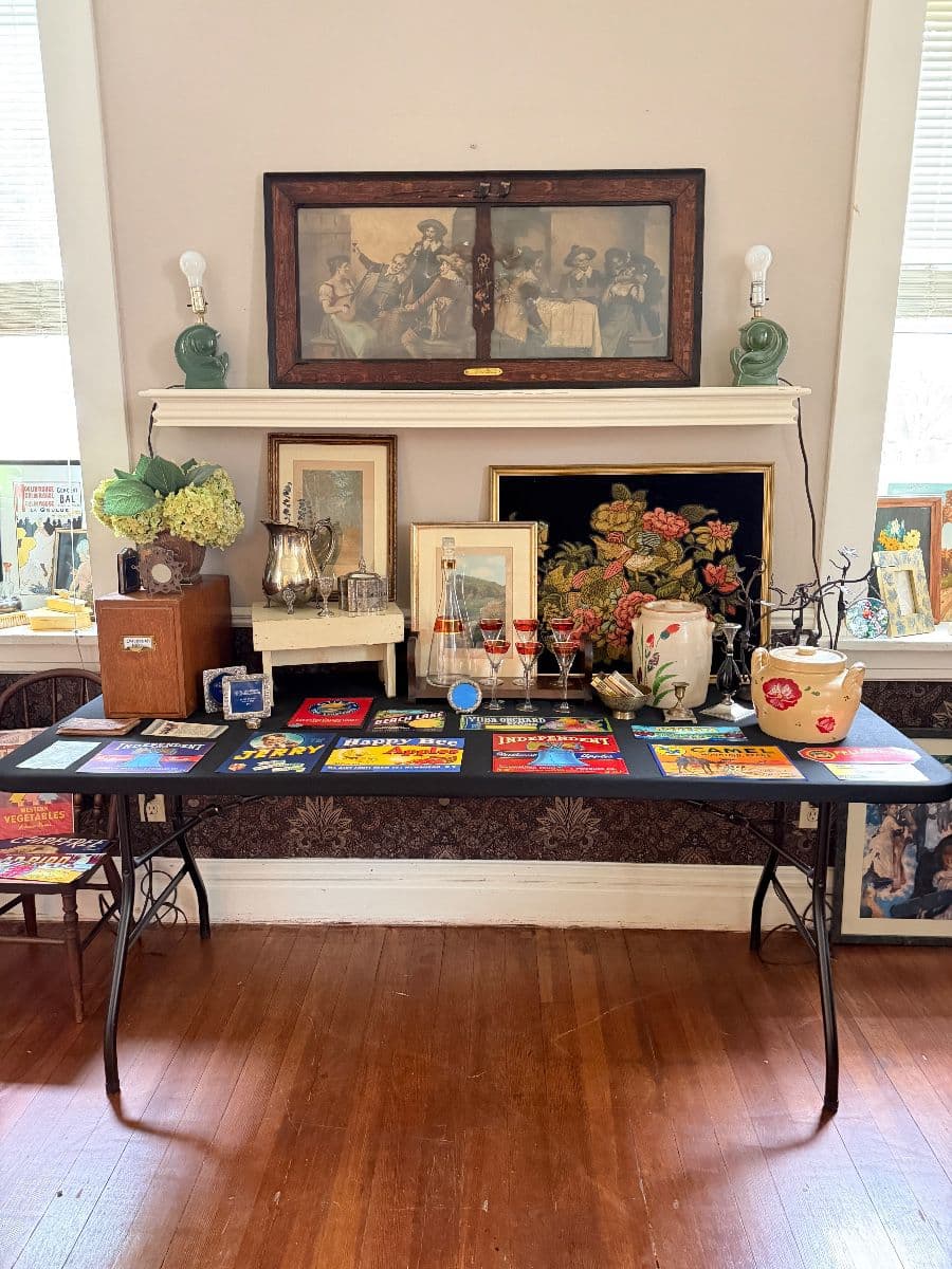 Luby’s Great Estate is in Bellerive w/ Mission Oak, Vintage Clothe & Nice Art! photo 6