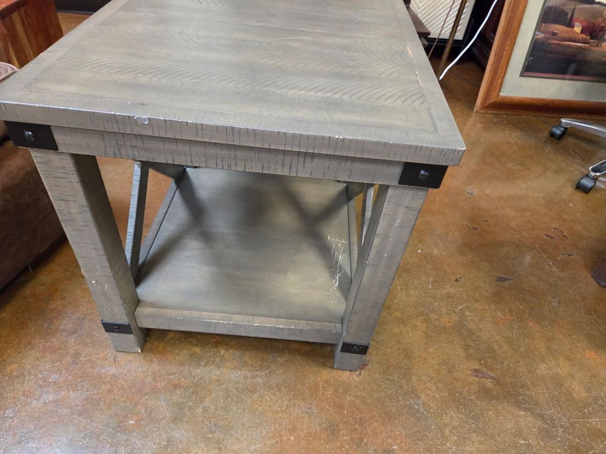Final inventory plus Staging furniture photo 12