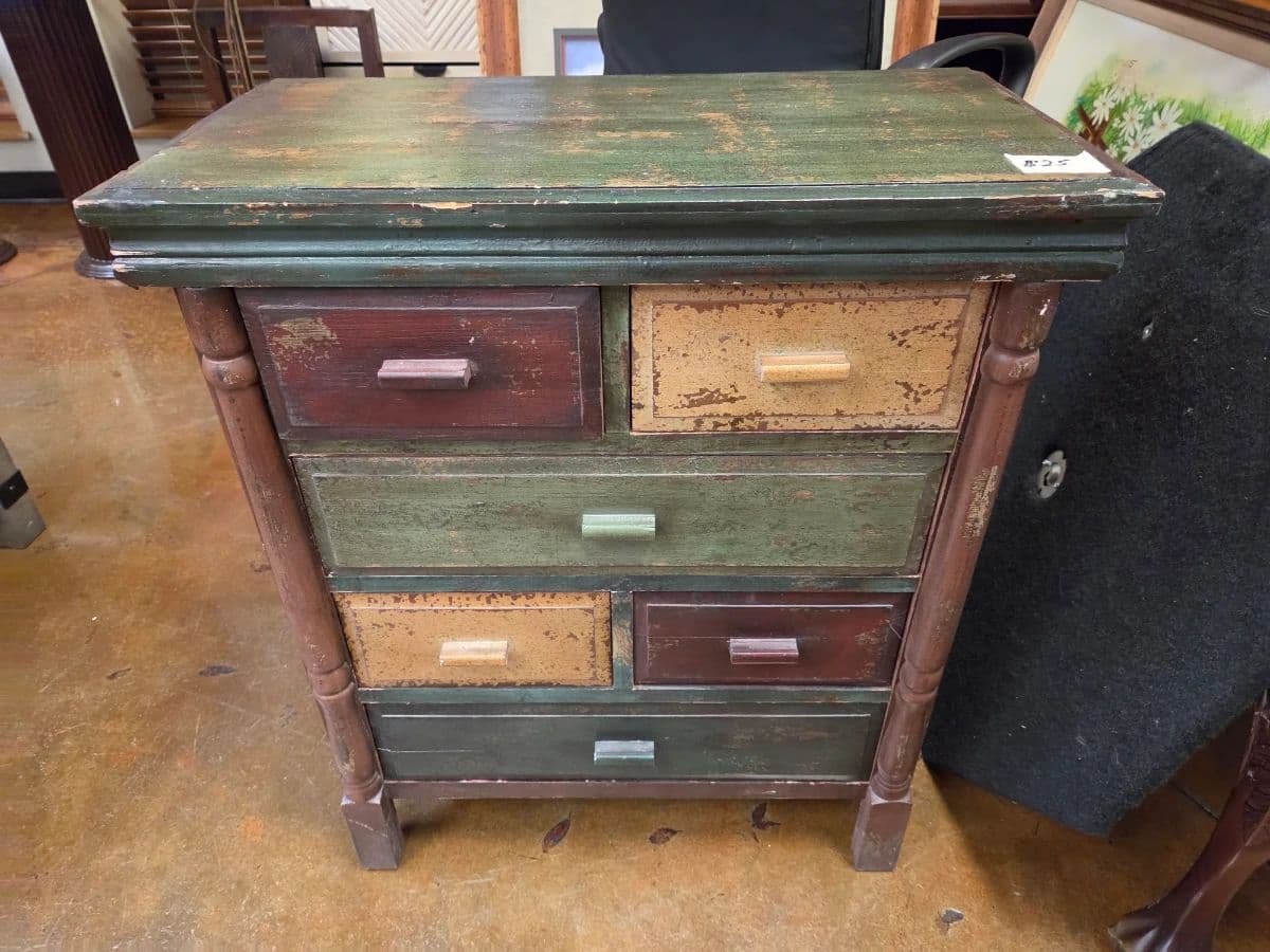 Final inventory plus Staging furniture photo 11
