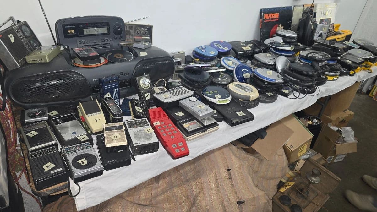 J House Ministries Electronics Estate Sale photo 7