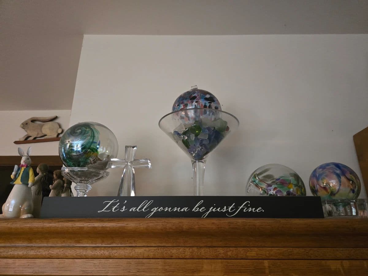 Queen Of Clutter- HUGE ESTATE SALE — VINTAGE • ANTIQUES • PRIMITIVES • GARDEN TREASURE HUNTERS ! photo 9