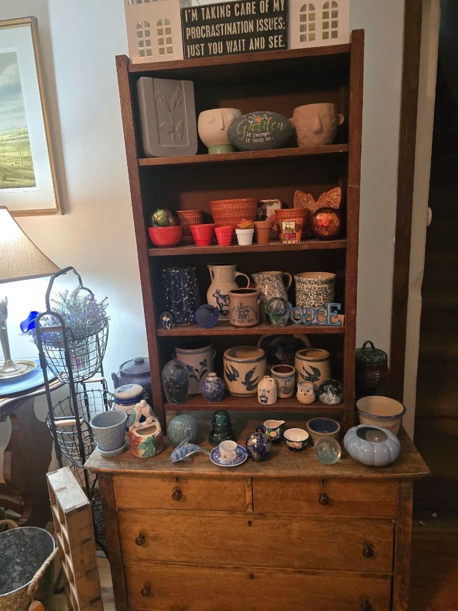 Queen Of Clutter- HUGE ESTATE SALE — VINTAGE • ANTIQUES • PRIMITIVES • GARDEN TREASURE HUNTERS ! photo 5