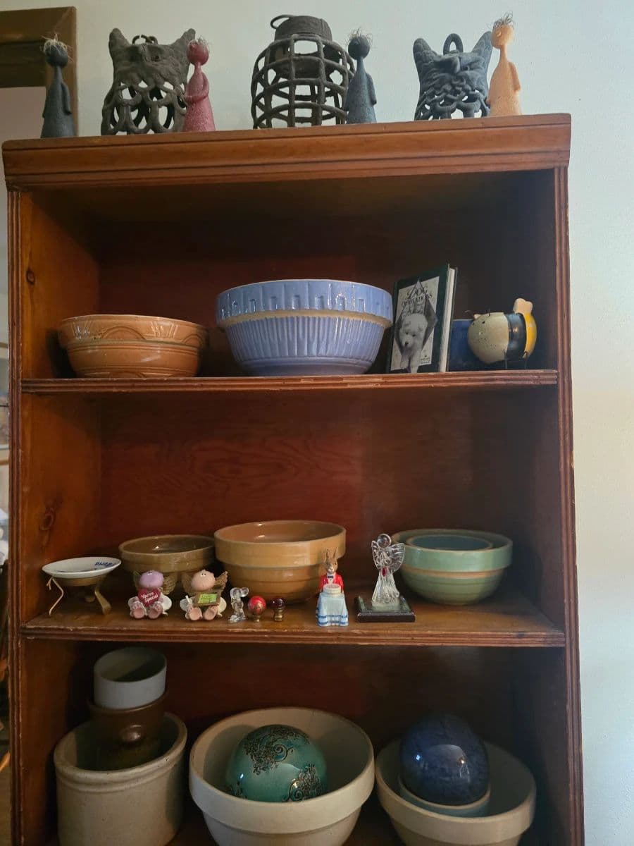 Queen Of Clutter- HUGE ESTATE SALE — VINTAGE • ANTIQUES • PRIMITIVES • GARDEN TREASURE HUNTERS ! photo 6