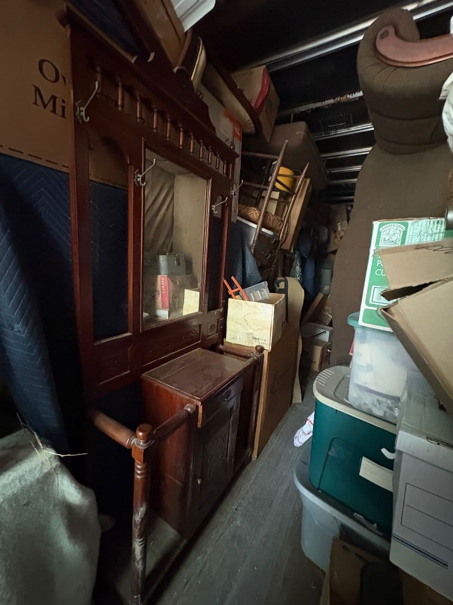 Country estate sale photo 10
