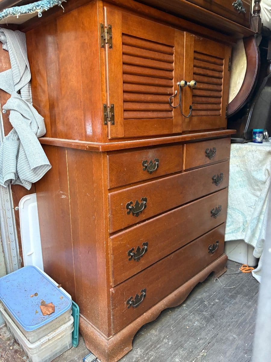 Country estate sale photo 9
