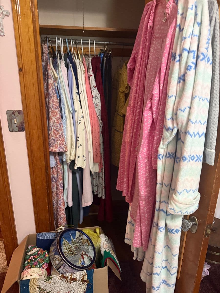 Estate Sale photo 11