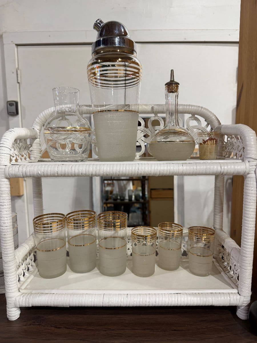 MCM and Retro Goods Galore! Vintage Housewares & Barware! Fabulous Original Art photo 11