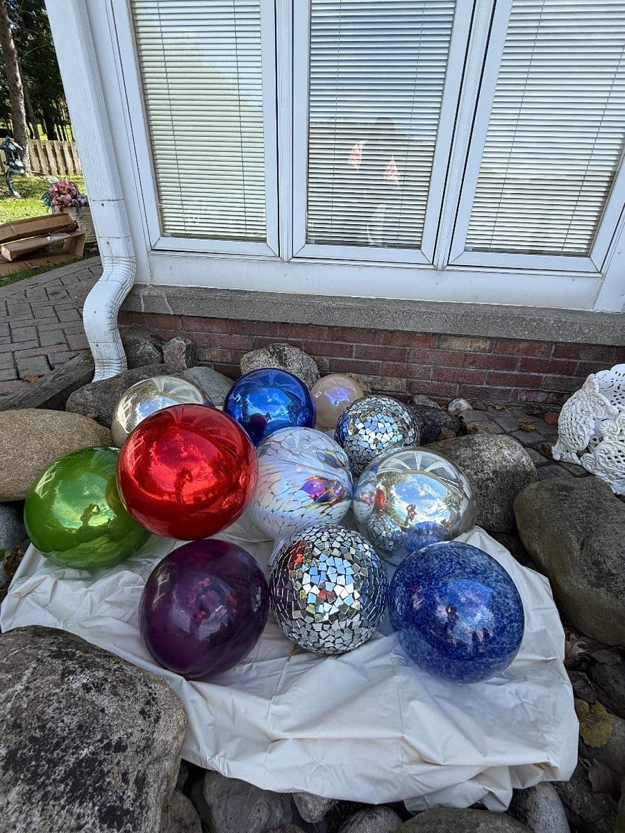 FENTON 2-PART ESTATE SALE – PART 1 | Christmas • Fashion • MCM • Home & Garden photo 7