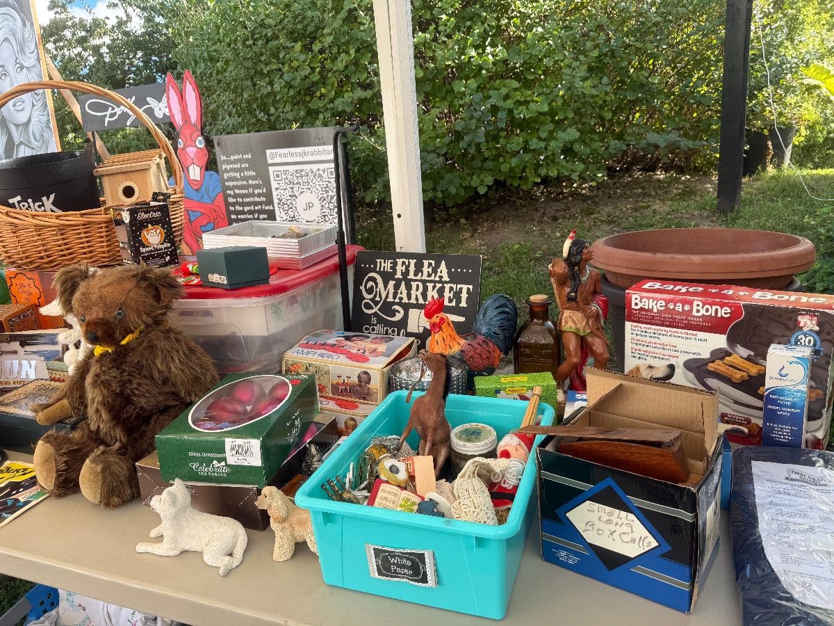 Great Annual Riverside Garage Sale photo 8