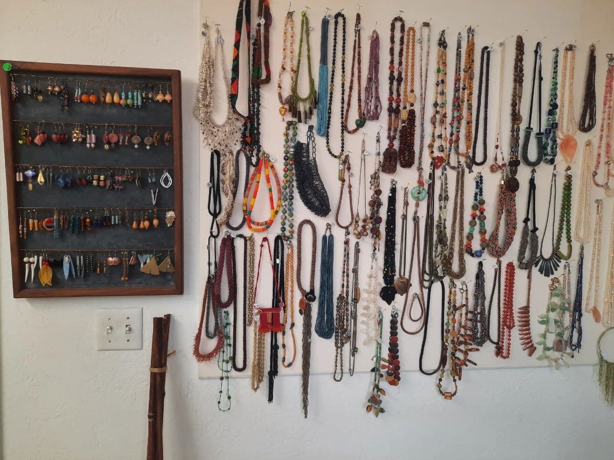Amazing ARTIST and Miscellaneous Sale photo 2