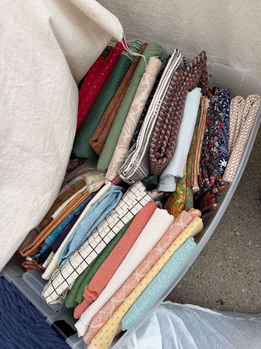 Vintage women’s clothing, fabrics, crafts photo 3