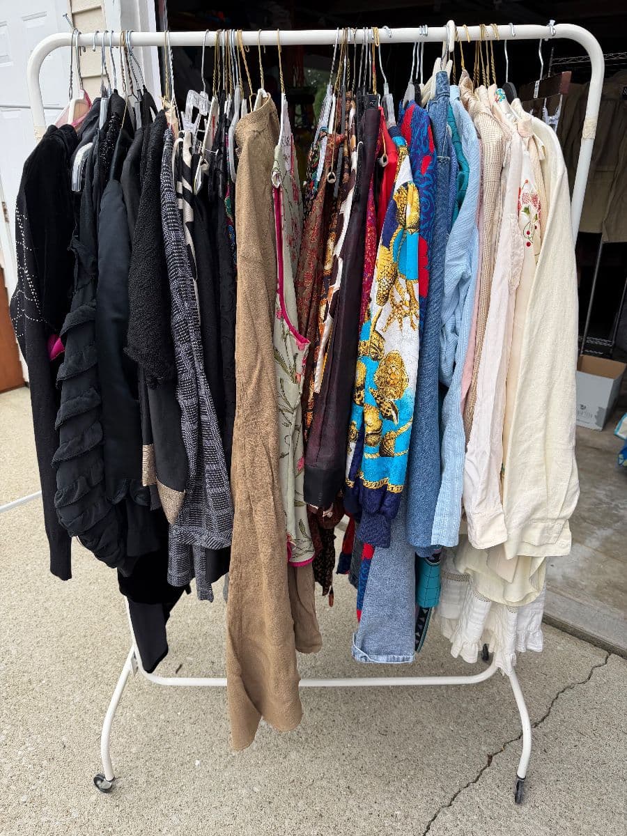 Vintage women’s clothing, fabrics, crafts photo 8