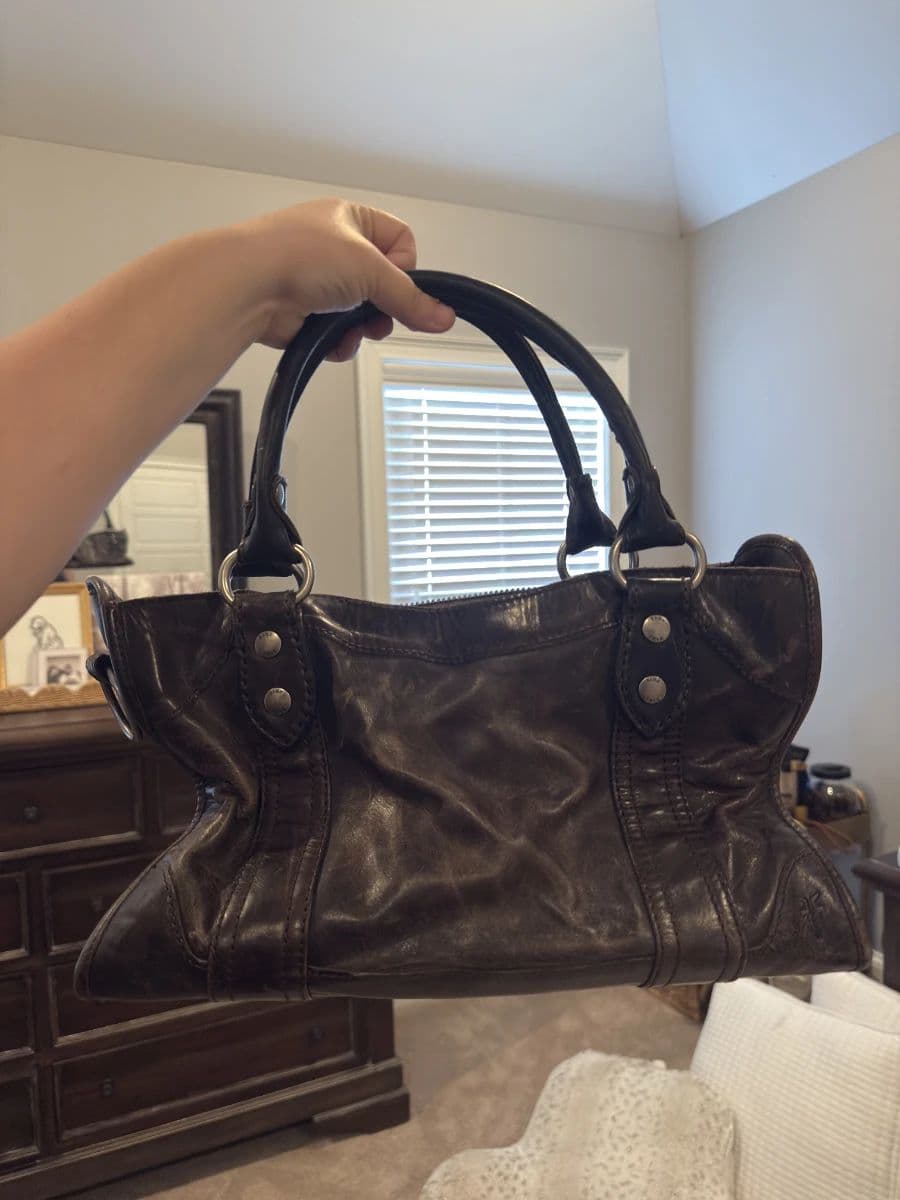 The Ultimate Ladies’ Estate Sale – Clothing, Purses, Jewelry, Décor, Kitchen Items, & More photo 6
