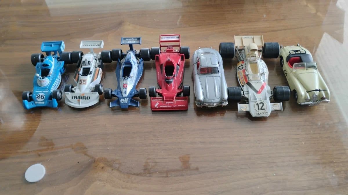 THE DELUXE MAN CAVE; Racing, Porsche, Musical Instruments, High Fashion, WORKSHOP / Massive Garage photo 4