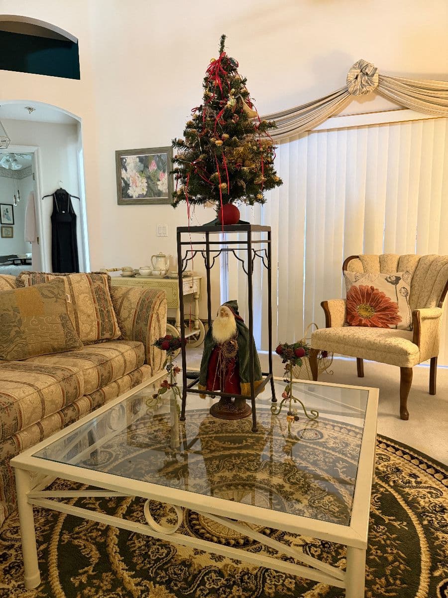 Beautiful Vintage China, Madame Alexander Doll collection to Christmas decor!! photo 3