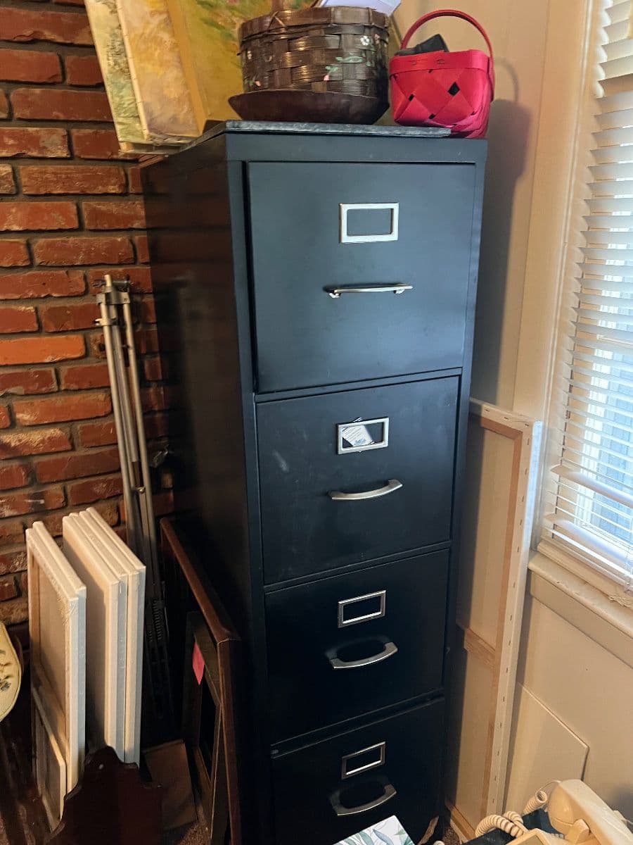 Hite Estate Sale by QueenBees Estate Sales photo 5