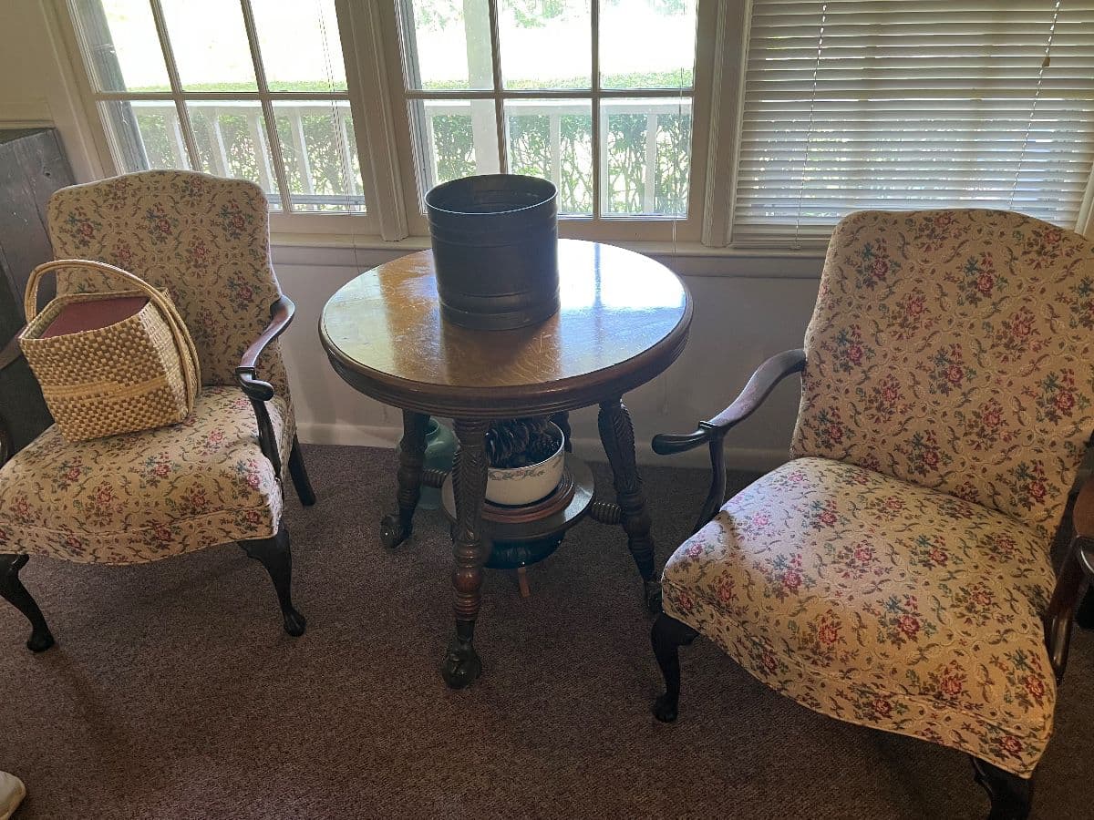 Hite Estate Sale by QueenBees Estate Sales photo 12