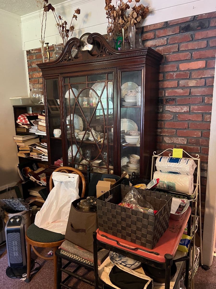 Hite Estate Sale by QueenBees Estate Sales photo 7