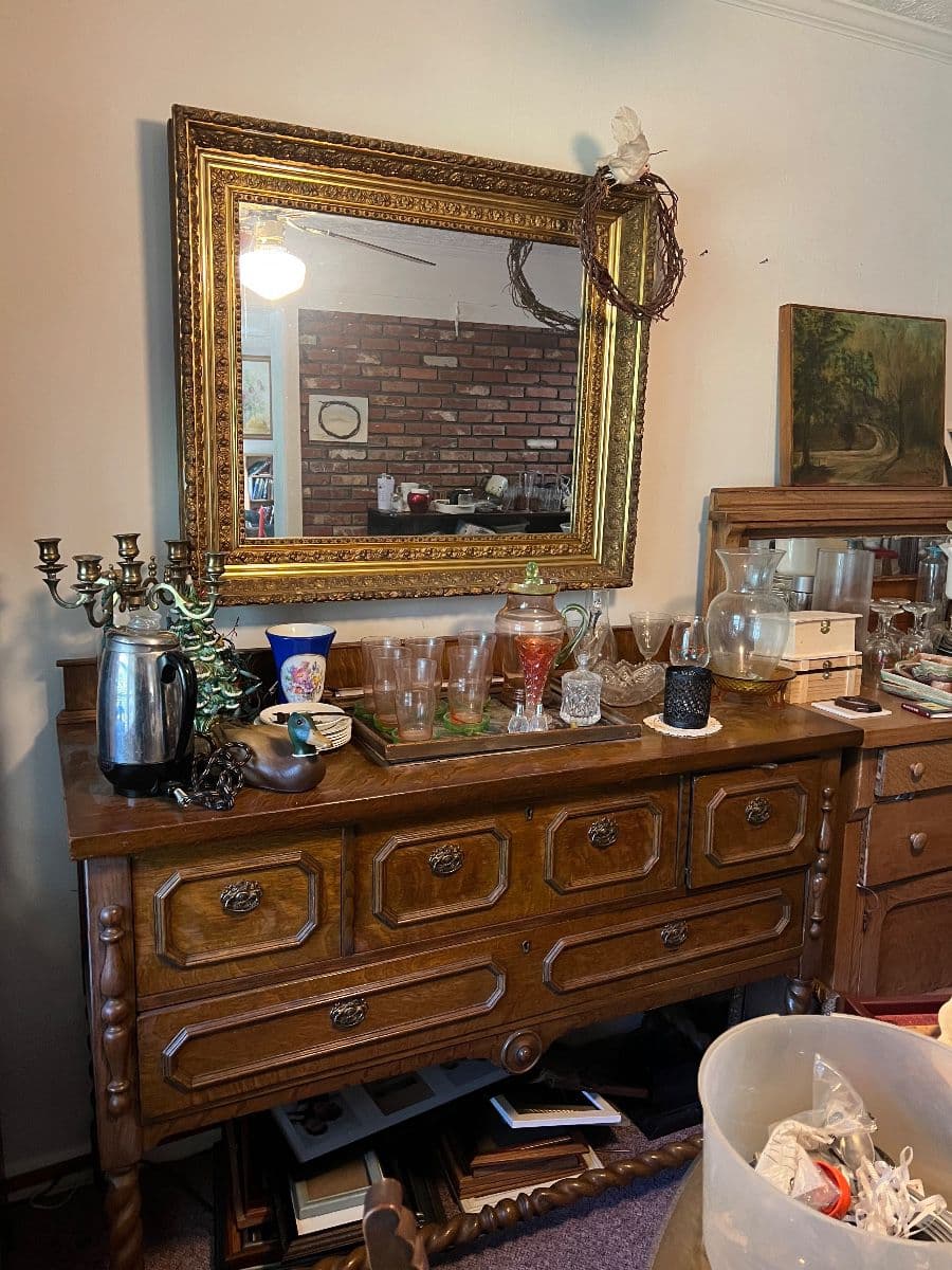 Hite Estate Sale by QueenBees Estate Sales photo 4