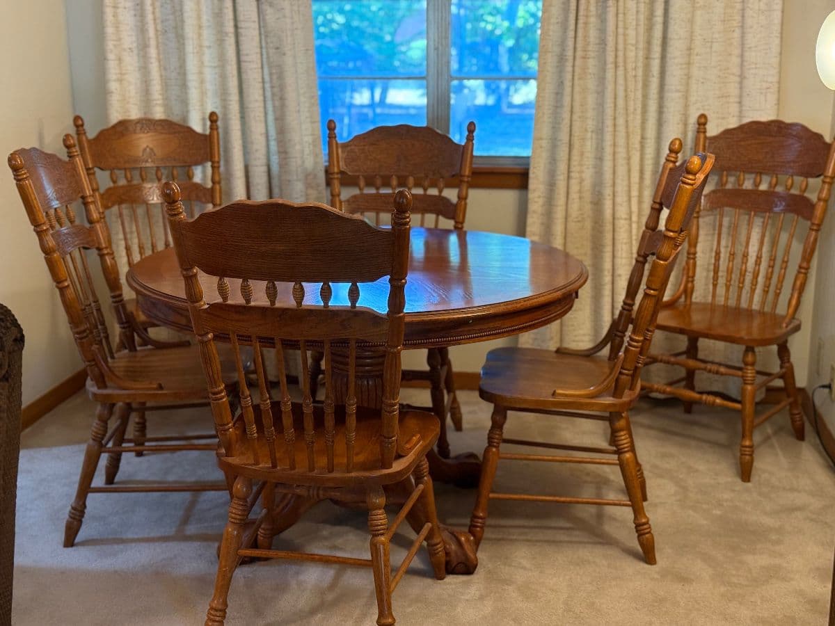 OAK FOREST Estate Sale photo 5