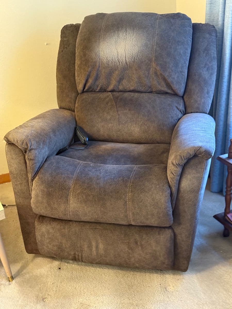 OAKFOREST Estate Sale photo 4