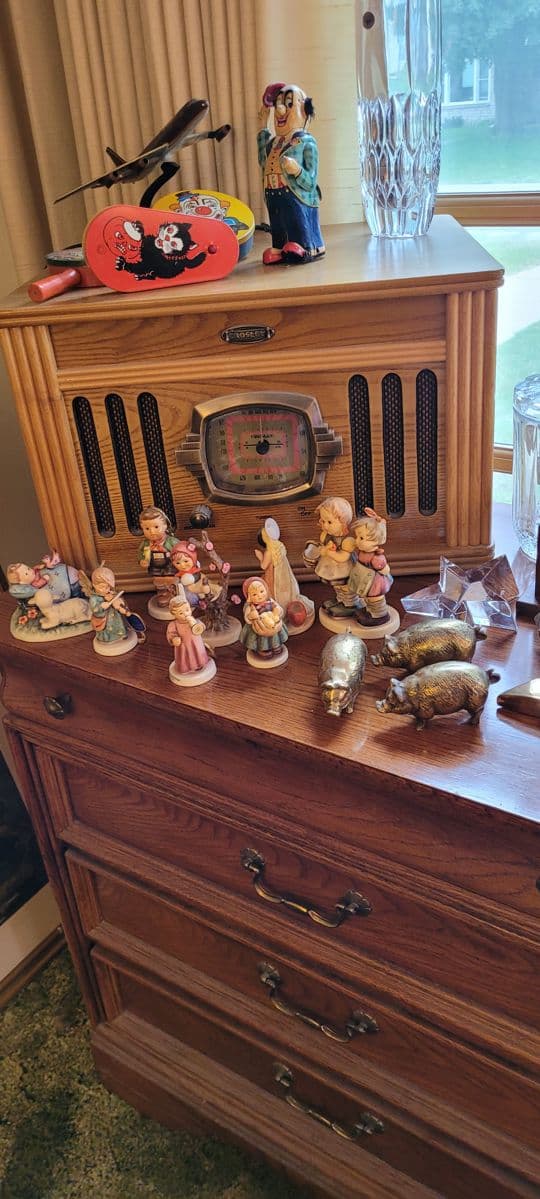 SAINT ANTHONY VILLAGE ESTATE SALE photo 3