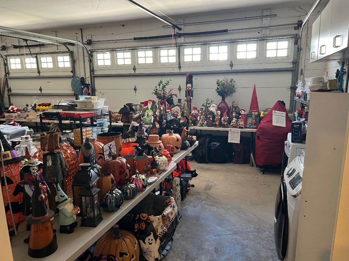 Disney • Coach • Michael Kors • Dooney & Bourke • Tommy Bahama • Norman Rockwell • Holiday Décor! photo 9