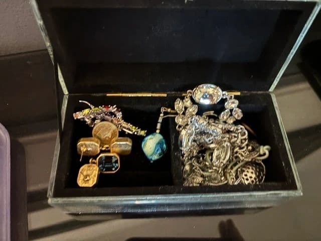 MARC'S UNIQUE ANTIQUES TAG & ESTATE SALES, INC. photo 3
