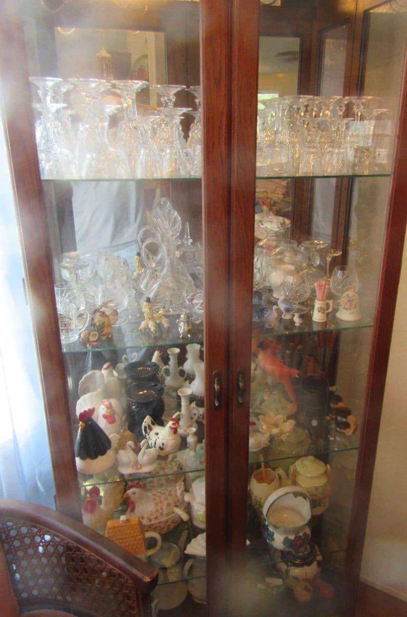 Small estate loaded with all types of goodies photo 12