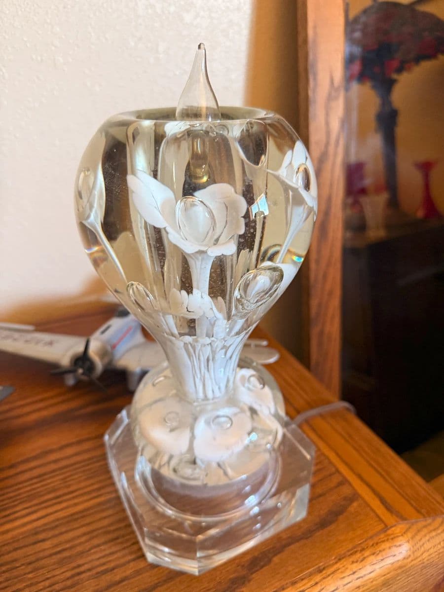 Art, Vintage Electronics, Statuary, Yard Art and Other Treasures in Twenty Nine Palms photo 12
