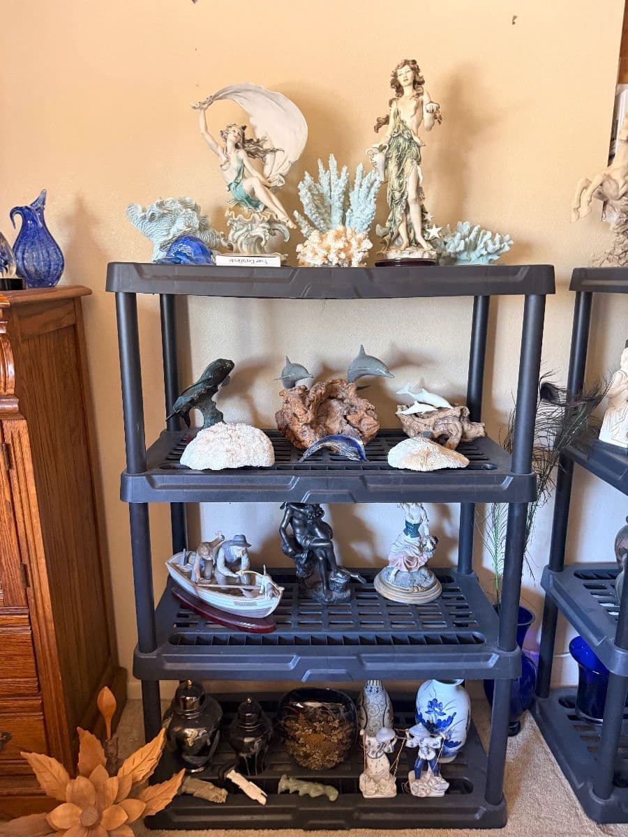 Art, Vintage Electronics, Statuary, Yard Art and Other Treasures in Twenty Nine Palms photo 5