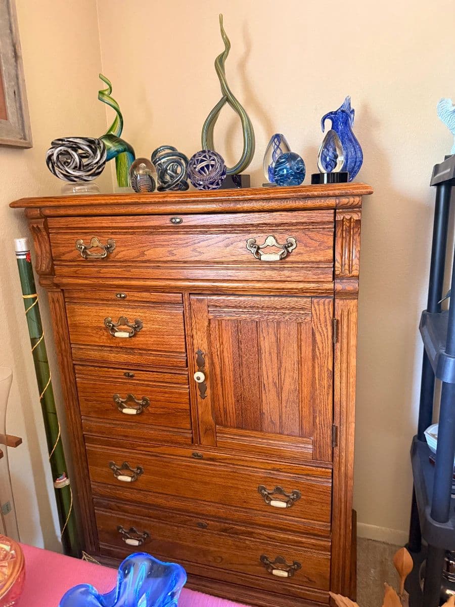 Art, Vintage Electronics, Statuary, Yard Art and Other Treasures in Twenty Nine Palms photo 4