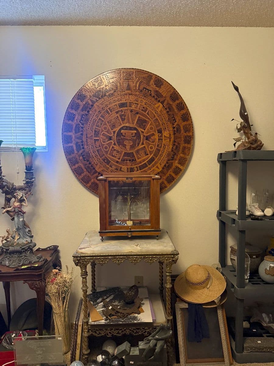 Art, Vintage Electronics, Statuary, Yard Art and Other Treasures in Twenty Nine Palms photo 1