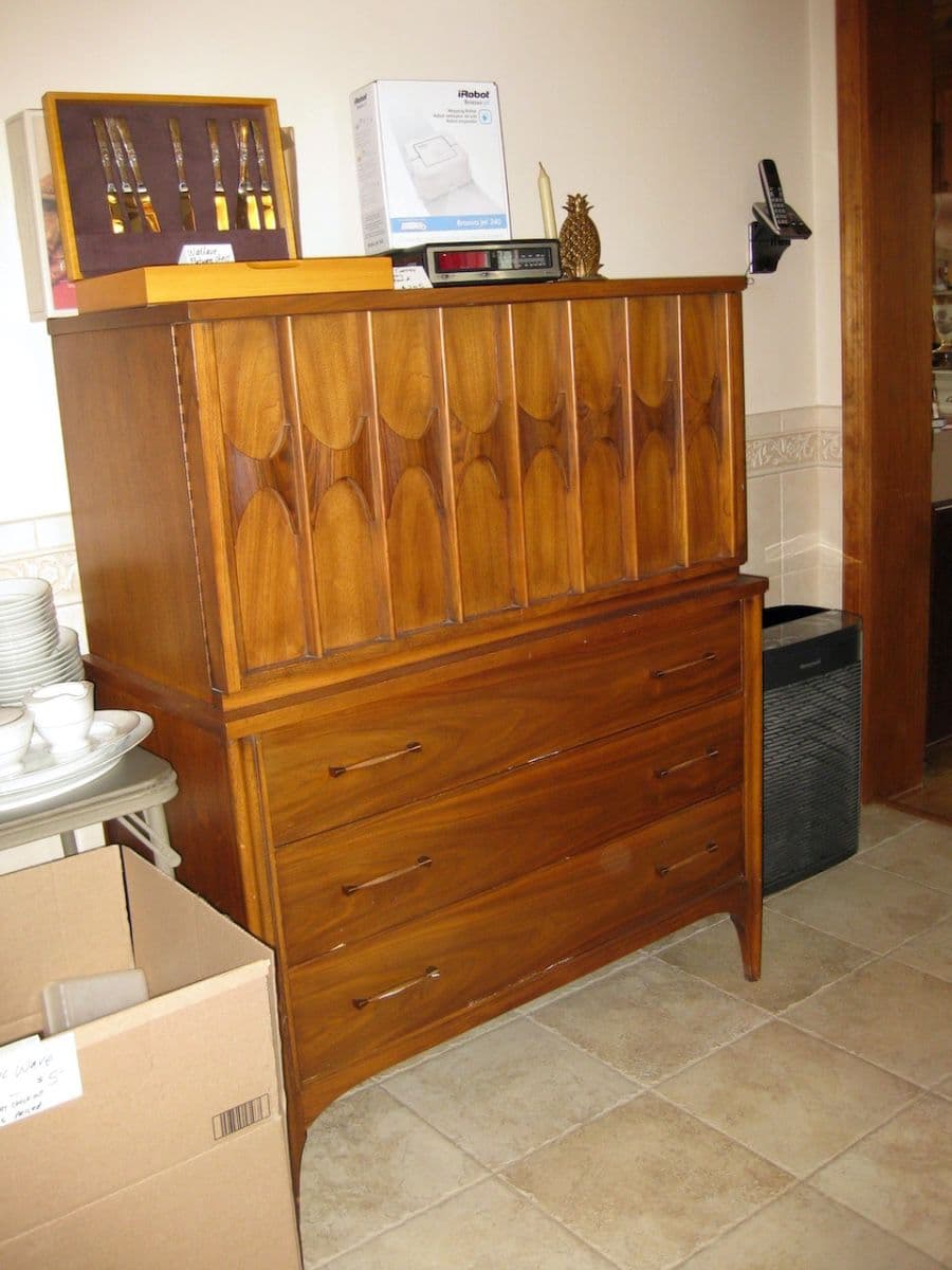 Mount Greenwood Estate sale photo 9