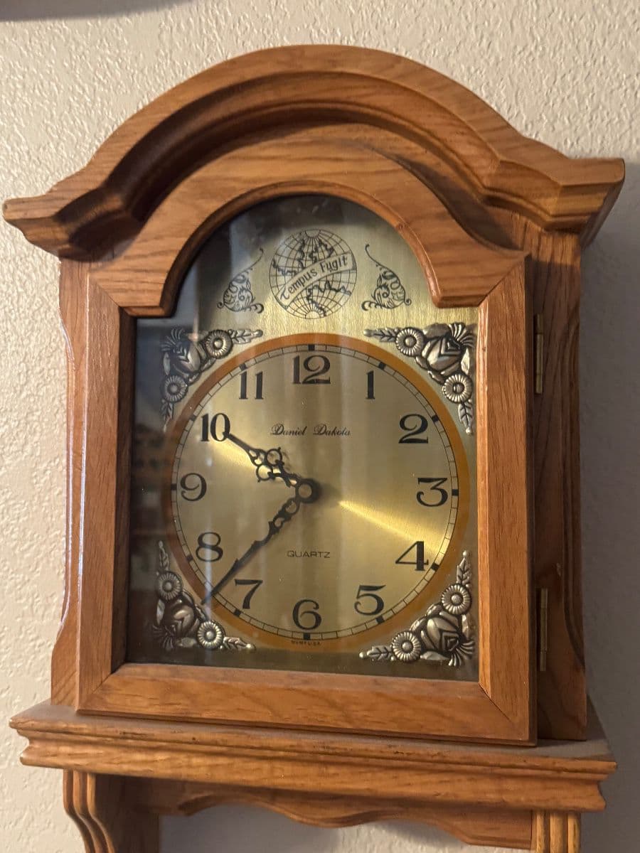 50% OFF SATURDAY! ANTIQUES+DOLLS+COLLECTIBLES+FIESTAWARE+FURNITURE+JEWELRY+CLOTHES & MORE photo 10