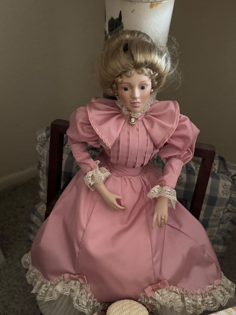 50% OFF SATURDAY! ANTIQUES+DOLLS+COLLECTIBLES+FIESTAWARE+FURNITURE+JEWELRY+CLOTHES & MORE photo 4