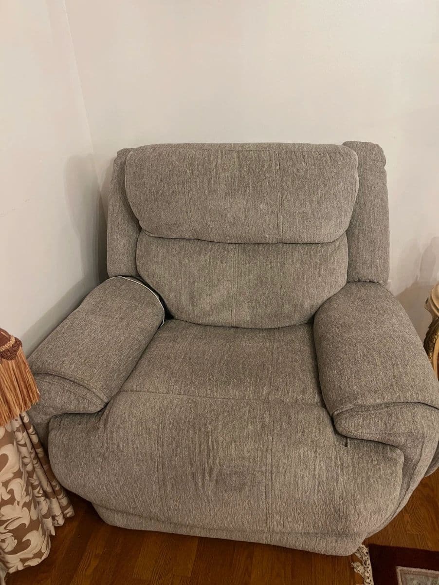 MAR VISTA ESTATE SALE – Designer Fashion, Vintage, Baroque Furniture & Décor photo 6
