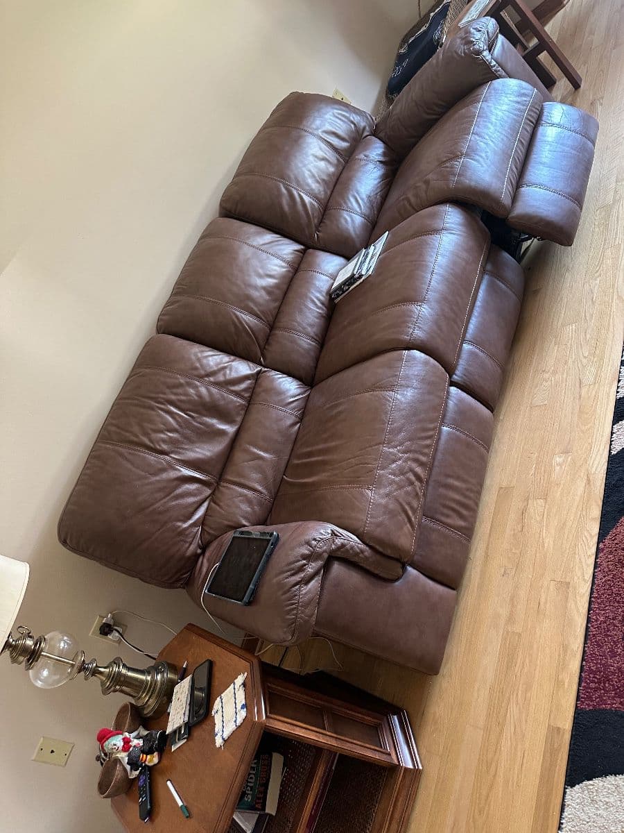 Moving to Florida!! Beautiful clean quality condo. photo 9