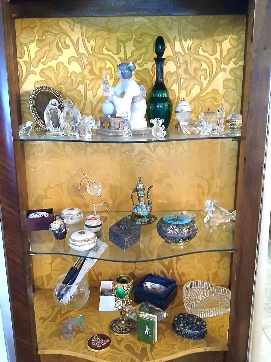 Lovely Estate of Joann Crassas photo 12