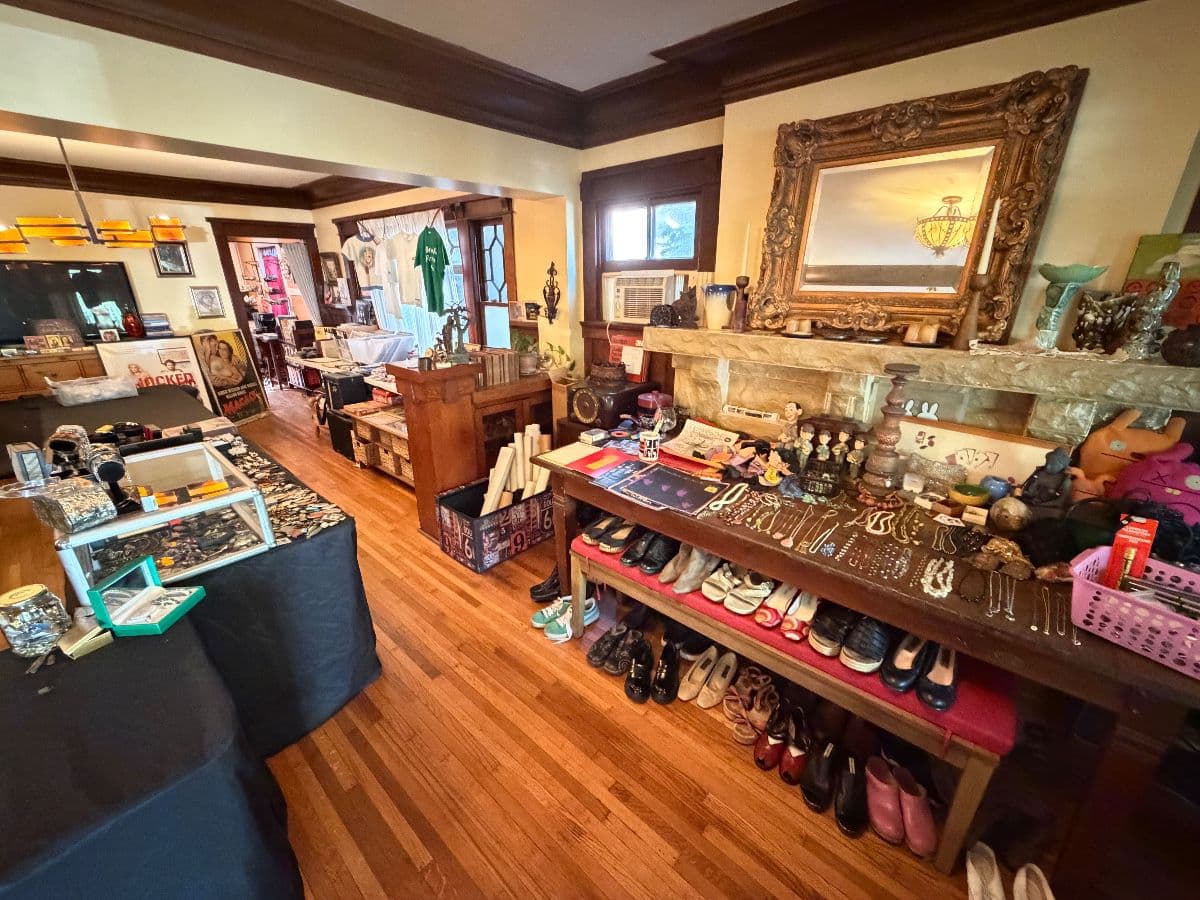 Vintage Galore: Rock n Roll, Vintage Clothes PACKED HOME: Estate Sale in Mid City photo 3
