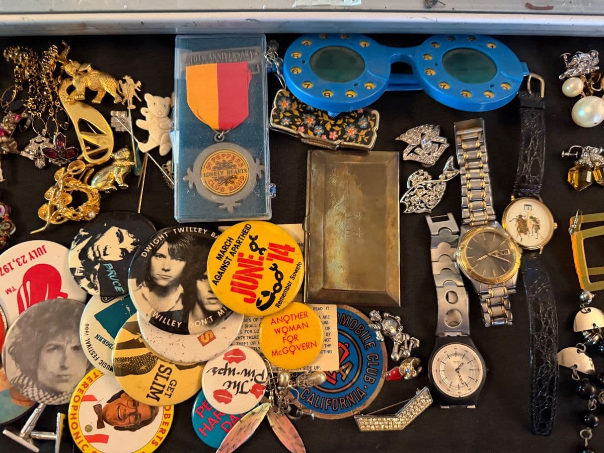 Vintage Galore: Rock n Roll, Vintage Clothes PACKED HOME: Estate Sale in Mid City photo 10