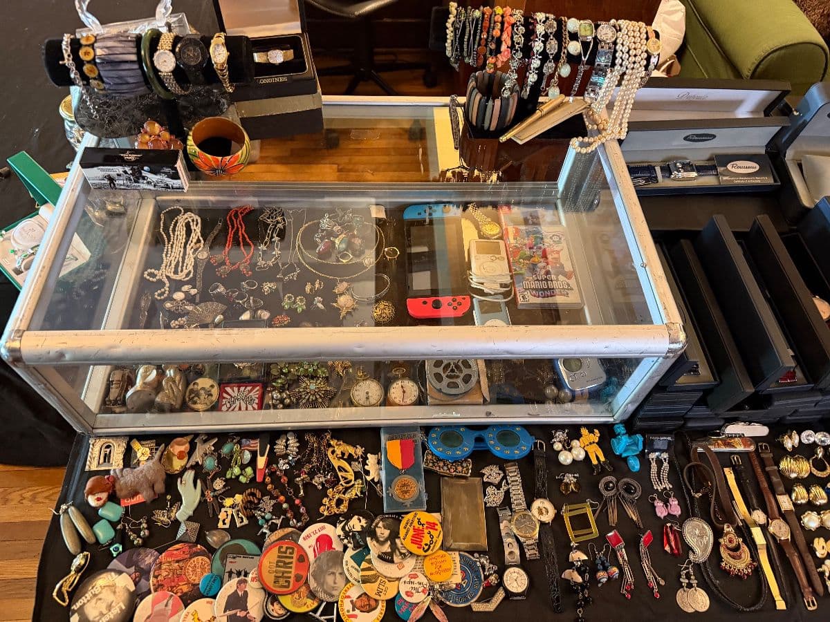 Vintage Galore: Rock n Roll, Vintage Clothes PACKED HOME: Estate Sale in Mid City photo 2