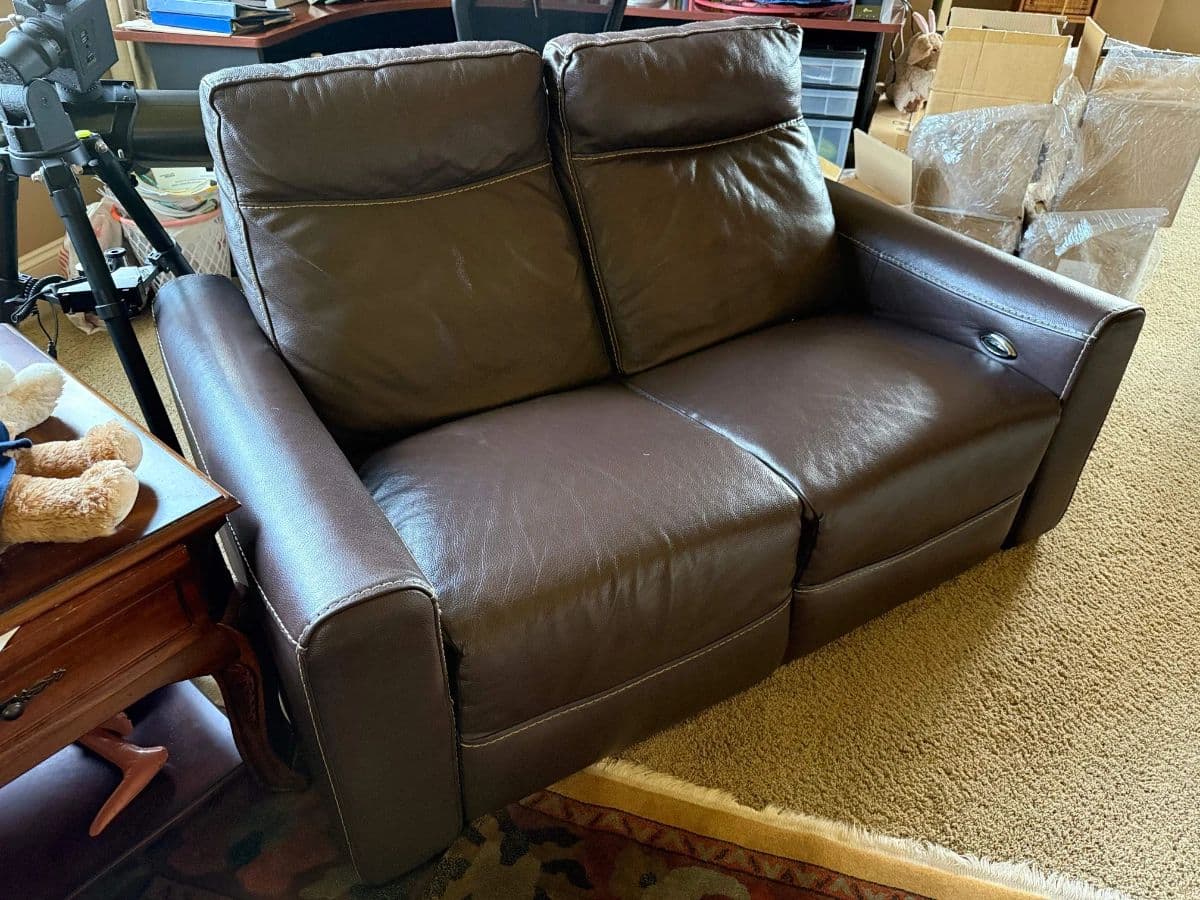Grasons of Bellevue: CRAFTER'S PARADISE, SPORTS, ART DECOR GALORE–3 Day Estate Sale in Sammamish, WA photo 9