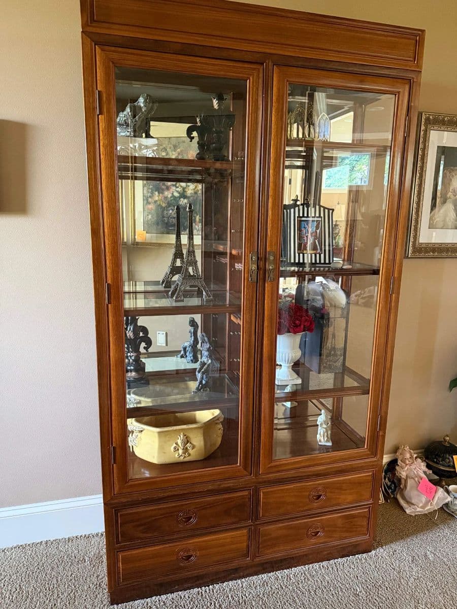 Grasons of Bellevue: CRAFTER'S PARADISE, SPORTS, ART DECOR GALORE–3 Day Estate Sale in Sammamish, WA photo 7
