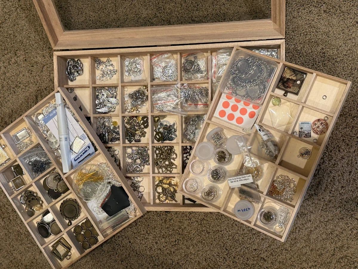Grasons of Bellevue: CRAFTER'S PARADISE, SPORTS, ART DECOR GALORE–3 Day Estate Sale in Sammamish, WA photo 4