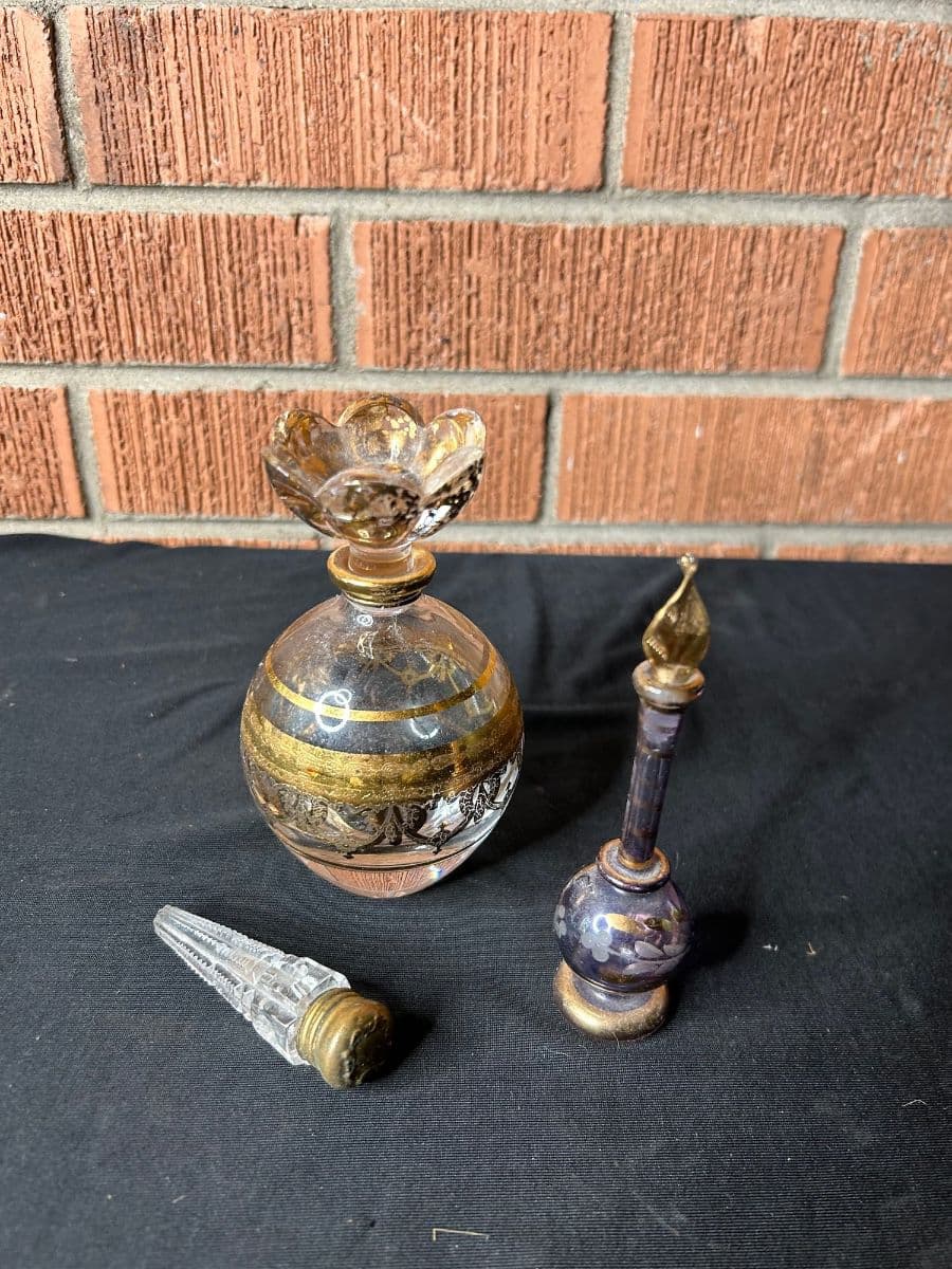 A little bit of everything! Vintage, home pieces, electronics, furntiure, ceramics, decor, lots more photo 11