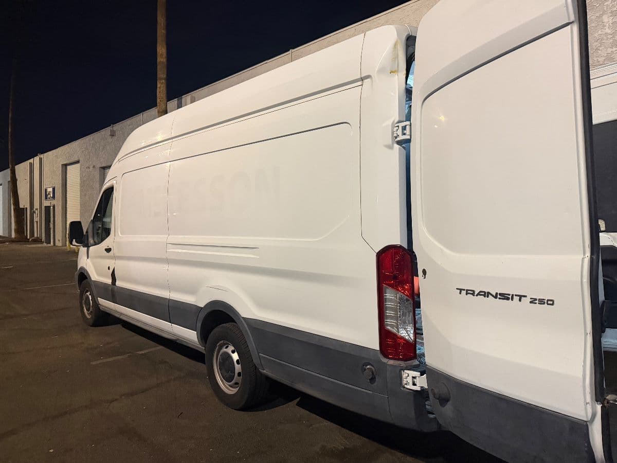 EVERYTHING MUST GO!! SALE OF THE YEAR! , FORD TRANSIT, DJ/band, home decor, and a lot more! photo 6